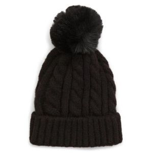 Women’s Black Cable Knit Beanie